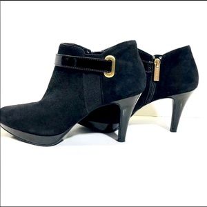 Bandolino Cambria Womens 6.5 Suede Bootie 3.5 Heel